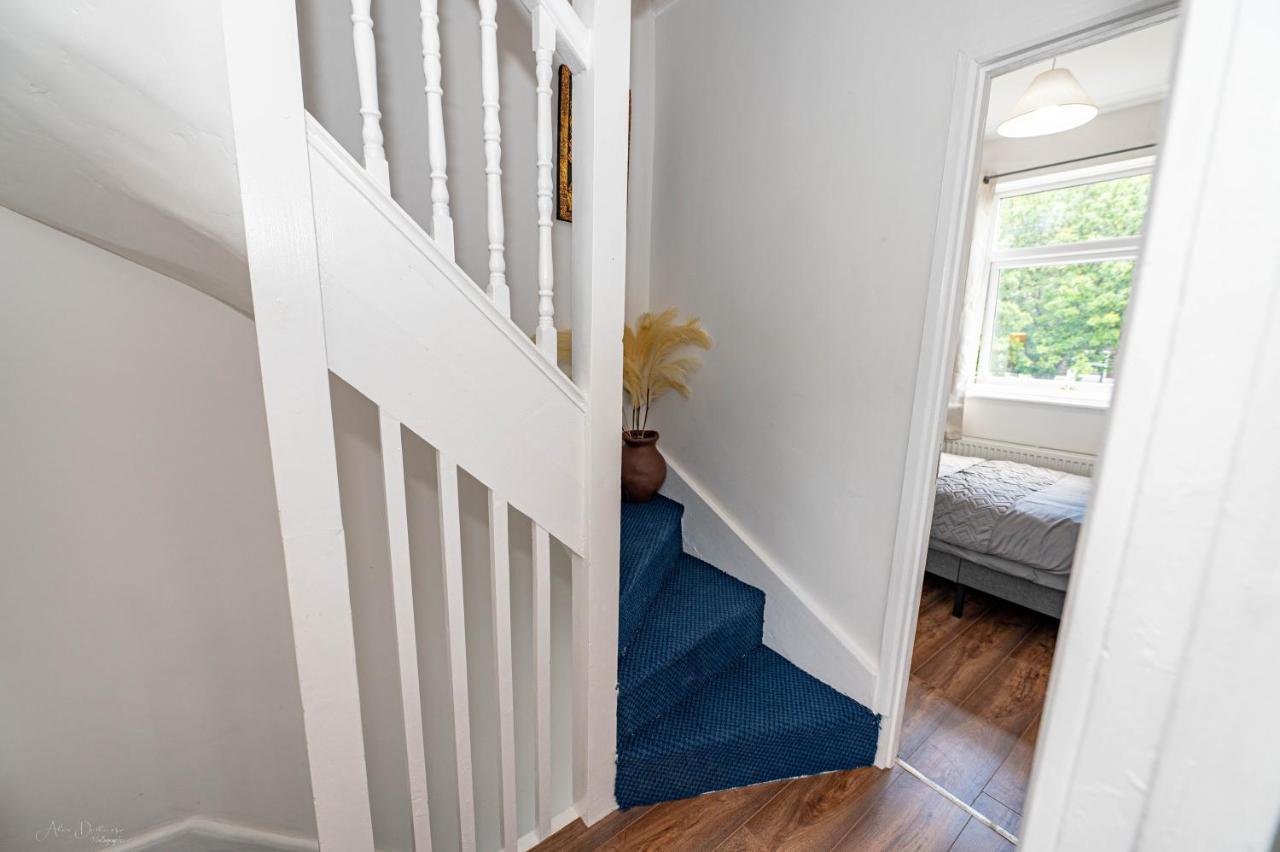 4 Bedrooms,2 Bathrooms House With Free Parking Plumstead  Dış mekan fotoğraf