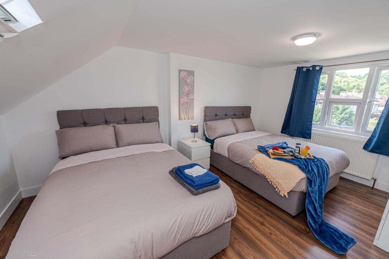 4 Bedrooms,2 Bathrooms House With Free Parking Plumstead  Dış mekan fotoğraf